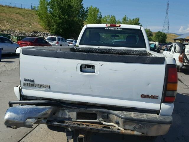 1GTHC24U24E130082 - 2004 GMC SIERRA WHITE photo 6