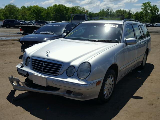 WDBJH82J7YX037842 - 2000 MERCEDES-BENZ E 320 4MAT SILVER photo 2