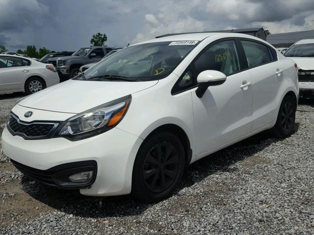 KNADN4A30D6270154 - 2013 KIA RIO EX WHITE photo 2