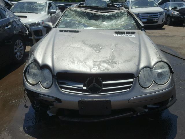 WDBSK75F85F093698 - 2005 MERCEDES-BENZ SL 500 SILVER photo 9