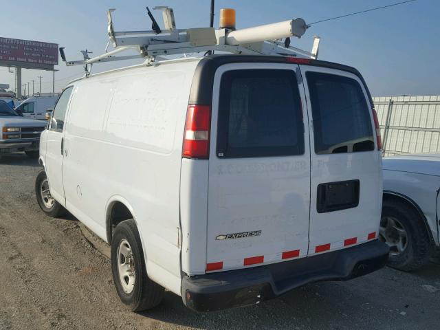 1GCGG25V771224106 - 2007 CHEVROLET EXPRESS G2 WHITE photo 3