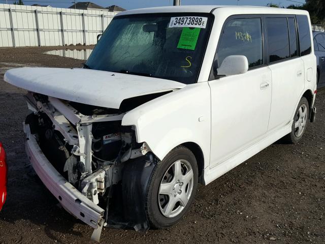 JTLKT324264125847 - 2006 TOYOTA SCION XB WHITE photo 2