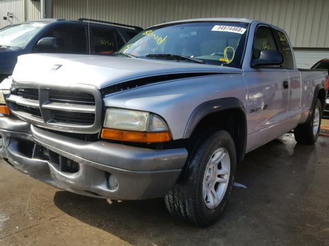 1B7GL12X72S666897 - 2002 DODGE DAKOTA BAS SILVER photo 2