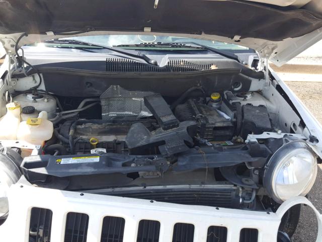 1J4FT47A69D140044 - 2009 JEEP COMPASS SP WHITE photo 7