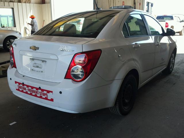1G1JA5SH1D4214326 - 2013 CHEVROLET SONIC LS 白色 照片 4
