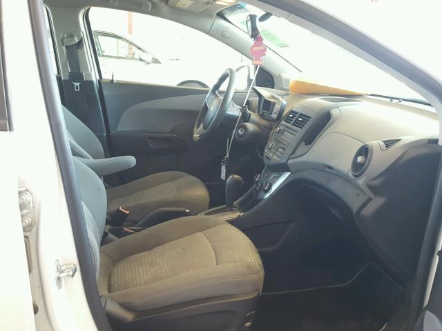 1G1JA5SH1D4214326 - 2013 CHEVROLET SONIC LS 白色 照片 5