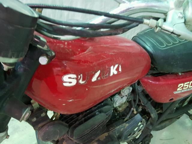 TS2503106637 - 1976 SUZUKI TS250 RED photo 9