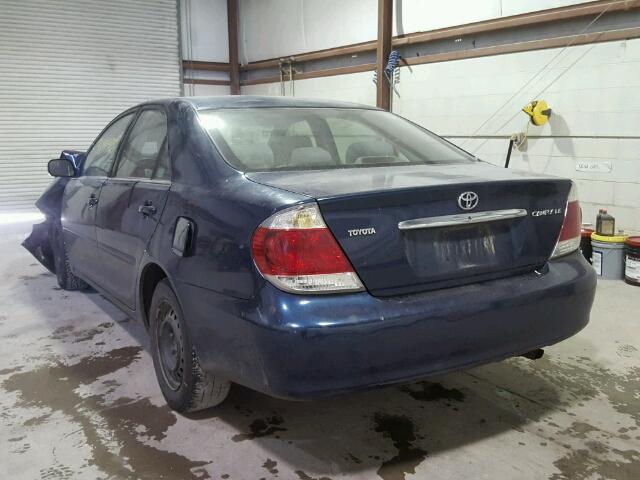 4T1BE32KX5U093857 - 2005 TOYOTA CAMRY LE ლურჯი ფოტო 3