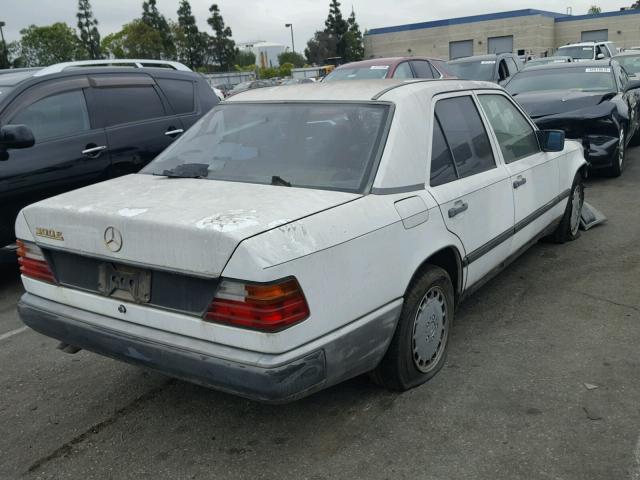 WDBEA26D7KA924844 - 1989 MERCEDES-BENZ 260 E WHITE photo 4