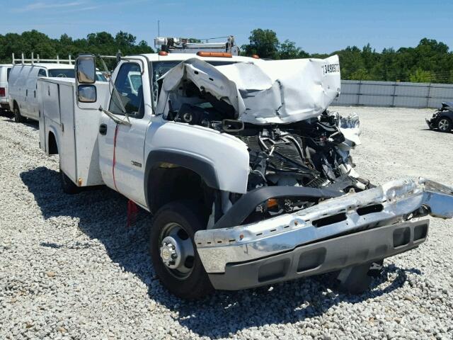 1GBJC34U54E220970 - 2004 CHEVROLET SILVERADO WHITE photo 1