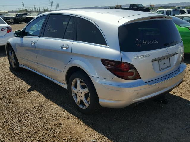 4JGCB22E68A071393 - 2008 MERCEDES-BENZ R 320 CDI SILVER photo 3