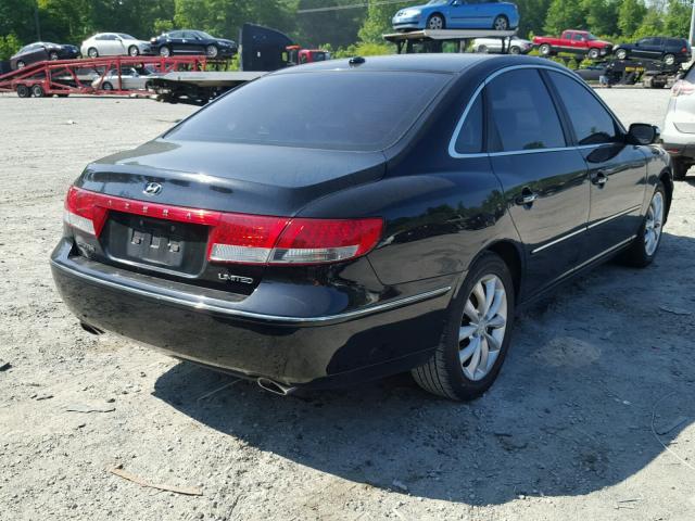 KMHFC46FX8A333800 - 2008 HYUNDAI AZERA SE BLACK photo 4