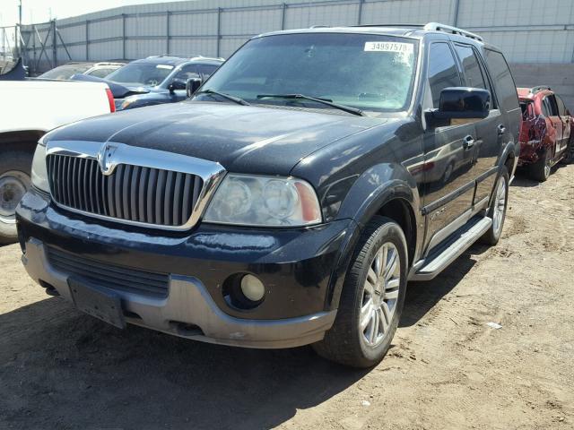 5LMFU27R23LJ10557 - 2003 LINCOLN NAVIGATOR BLACK photo 2