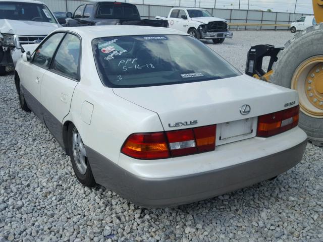 JT8BF22G6V0069522 - 1997 LEXUS ES 300 WHITE photo 3