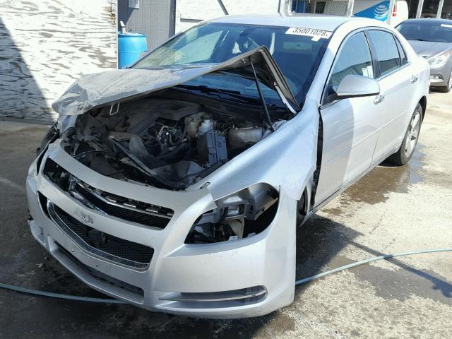 1G1ZC5E04CF196555 - 2012 CHEVROLET MALIBU 1LT SILVER photo 2
