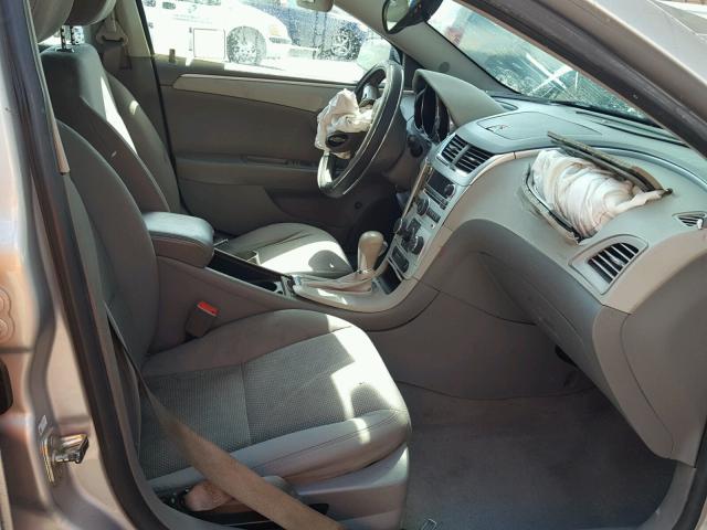 1G1ZC5E04CF196555 - 2012 CHEVROLET MALIBU 1LT SILVER photo 5