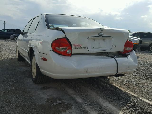 JN1CA31DX1T816021 - 2001 NISSAN MAXIMA GXE WHITE photo 3