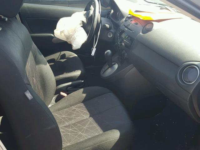 JM1DE1KZ9E0185855 - 2014 MAZDA MAZDA2 SPO 银色 照片 5