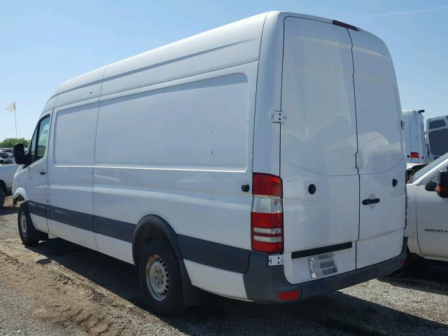 WD3PE8CB3B5588620 - 2011 MERCEDES-BENZ SPRINTER 2 WHITE photo 3