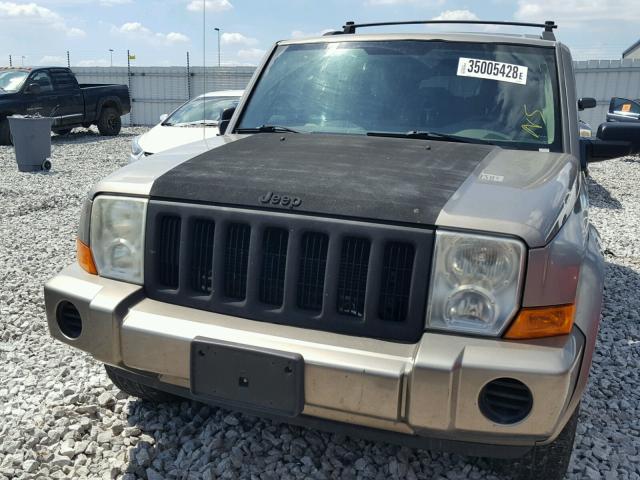 1J8HG48K06C206365 - 2006 JEEP COMMANDER 棕色 照片 9