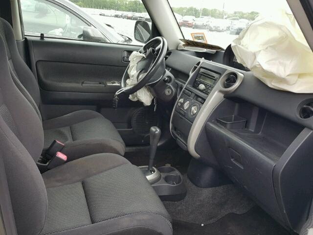 JTLKT324850205966 - 2005 TOYOTA SCION XB GREEN photo 5