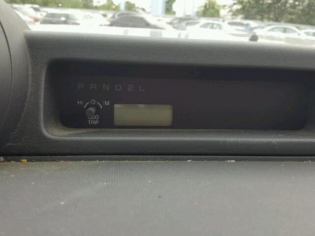 JTLKT324850205966 - 2005 TOYOTA SCION XB GREEN photo 8