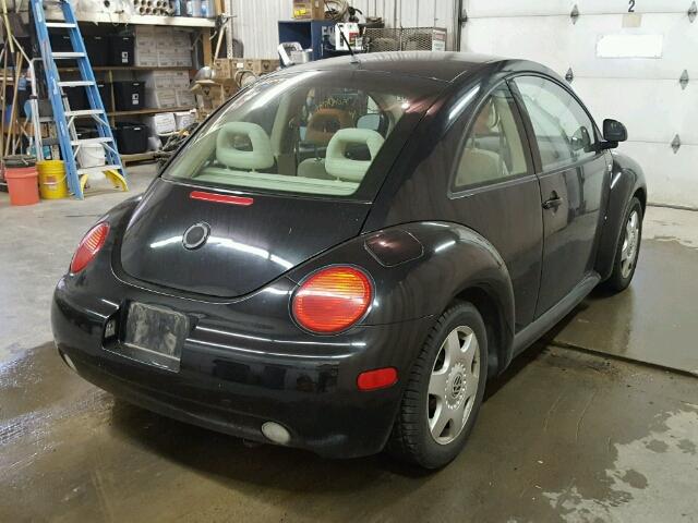 3VWCA21C3XM404414 - 1999 VOLKSWAGEN NEW BEETLE 黑色 照片 4