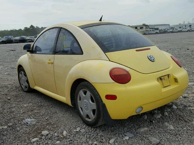 3VWDD21C2YM421640 - 2000 VOLKSWAGEN NEW BEETLE 黄色 照片 3
