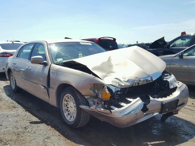 1LNFM82W4WY702312 - 1998 LINCOLN TOWN CAR S TAN photo 1