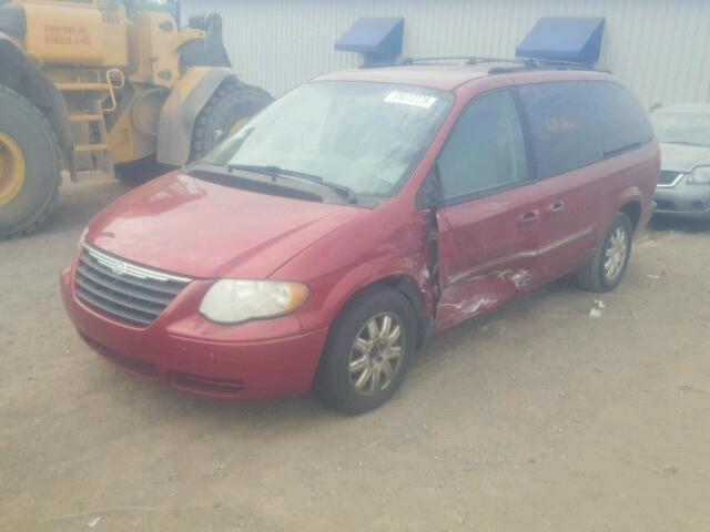 2C4GP54L05R344100 - 2005 CHRYSLER TOWN & COU RED photo 2