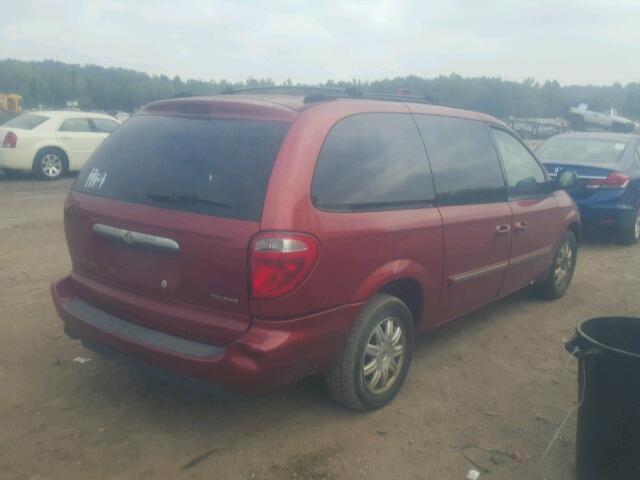 2C4GP54L05R344100 - 2005 CHRYSLER TOWN & COU RED photo 4