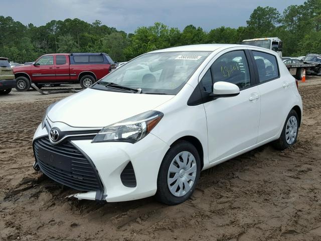 VNKKTUD32HA082659 - 2017 TOYOTA YARIS L WHITE photo 2