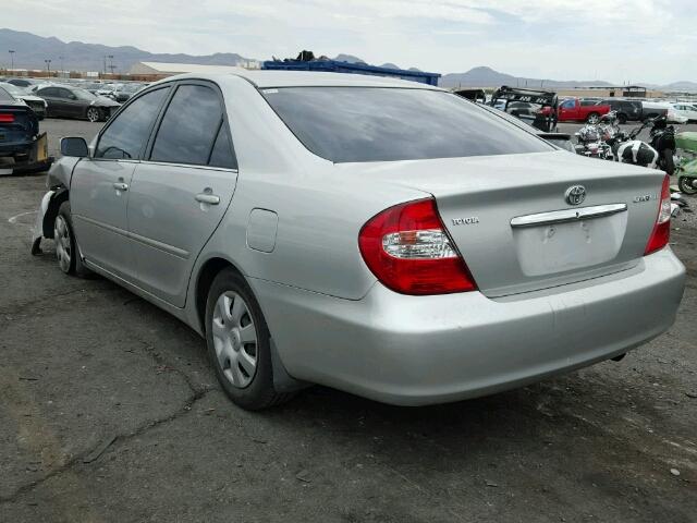 4T1BE32K32U094196 - 2002 TOYOTA CAMRY LE SILVER photo 3