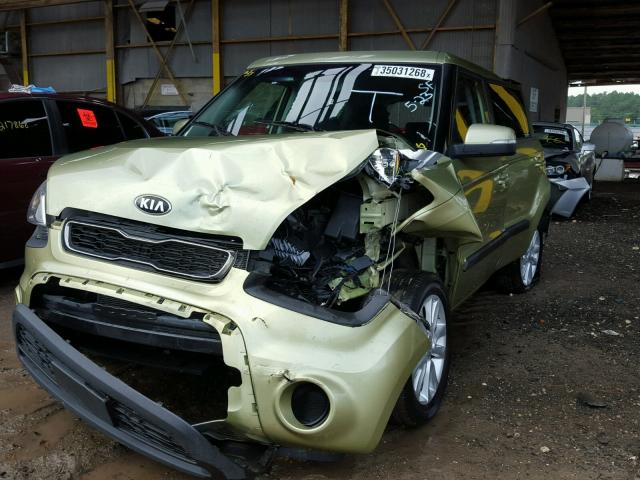 KNDJT2A68D7593565 - 2013 KIA SOUL GREEN photo 2