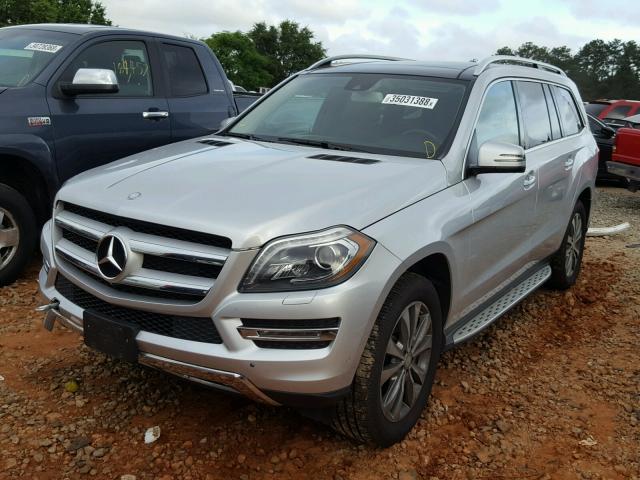 4JGDF6EE9FA526827 - 2015 MERCEDES-BENZ GL 450 4MA SILVER photo 2