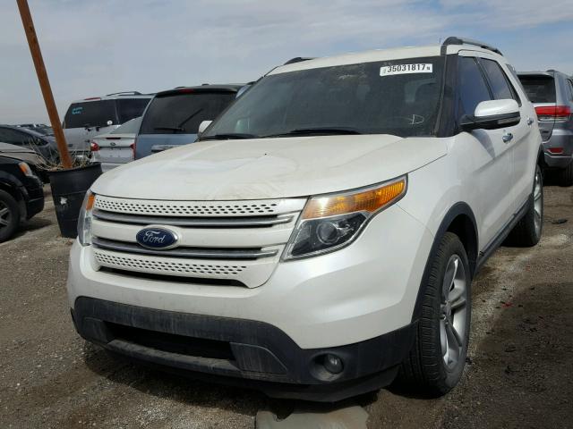 1FMHK8F86CGA57268 - 2012 FORD EXPLORER L WHITE photo 2