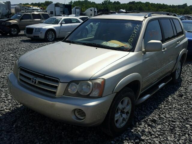 JTEGF21A030084868 - 2003 TOYOTA HIGHLANDER GOLD photo 2