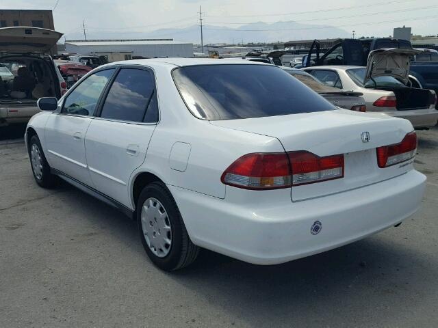 3HGCG66531G711477 - 2001 HONDA ACCORD LX WHITE photo 3