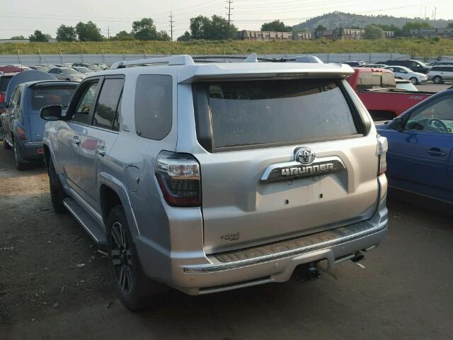 JTEBU5JR9G5289847 - 2016 TOYOTA 4RUNNER SR SILVER photo 3