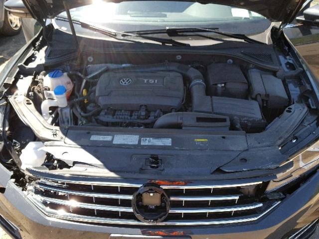 1VWDT7A34HC058212 - 2017 VOLKSWAGEN PASSAT R-L GRAY photo 7