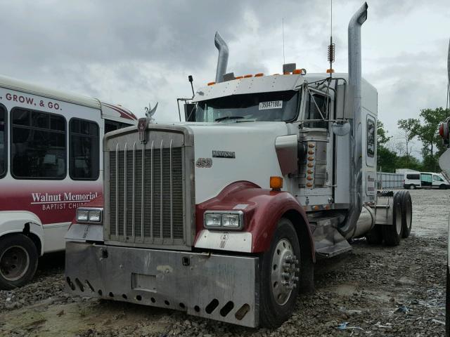 1XKWD69X73J390437 - 2003 KENWORTH CONSTRUCTI WHITE photo 2