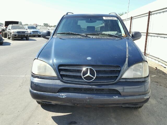 4JGAB54EXXA106828 - 1999 MERCEDES-BENZ ML320 BLUE photo 9