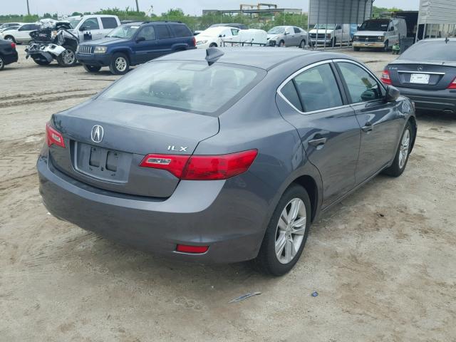 19VDE1F36DE011911 - 2013 ACURA ILX 20 SILVER photo 4