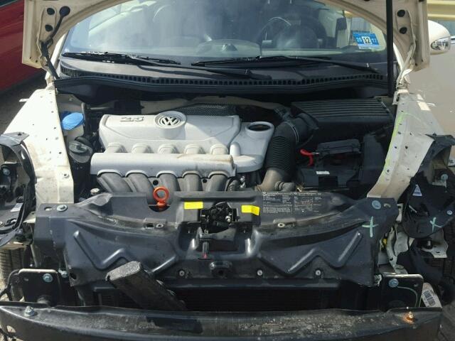 3VWRF31Y56M306190 - 2006 VOLKSWAGEN NEW BEETLE კრემისფერი ფოტო 7