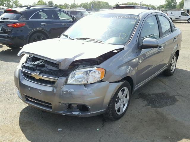 KL1TD56E69B304489 - 2009 CHEVROLET AVEO LS GRAY photo 2