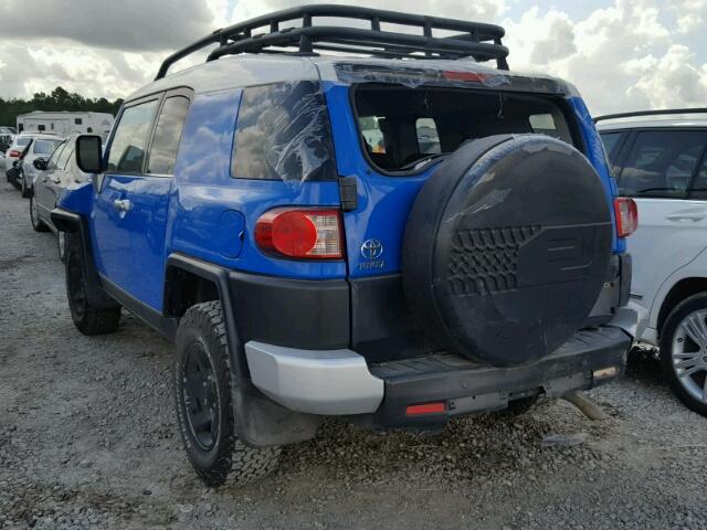 JTEZU11F370004909 - 2007 TOYOTA FJ CRUISER BLUE photo 3