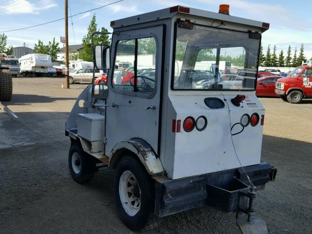 11853 - 1994 EQUI CARGO TUG WHITE photo 3