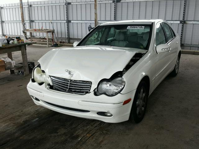 WDBRF81J74F510312 - 2004 MERCEDES-BENZ C 240 4MAT WHITE photo 2