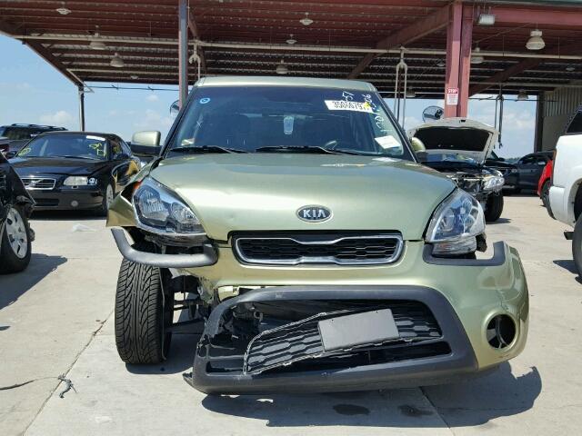 KNDJT2A65C7414350 - 2012 KIA SOUL GREEN photo 9