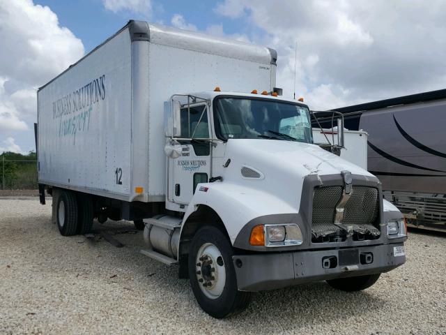 2NKMHZ6XX6M130560 - 2006 KENWORTH CONSTRUCTI WHITE photo 1